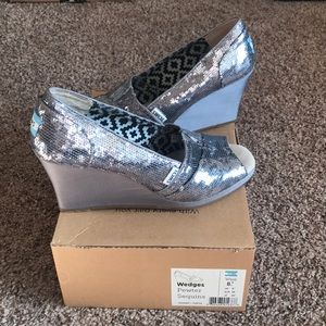 Toms - Pewter Sequins Wedges